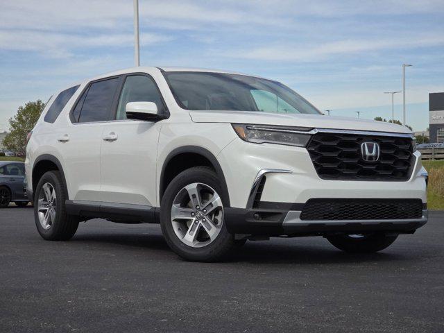 new 2025 Honda Pilot car, priced at $47,580
