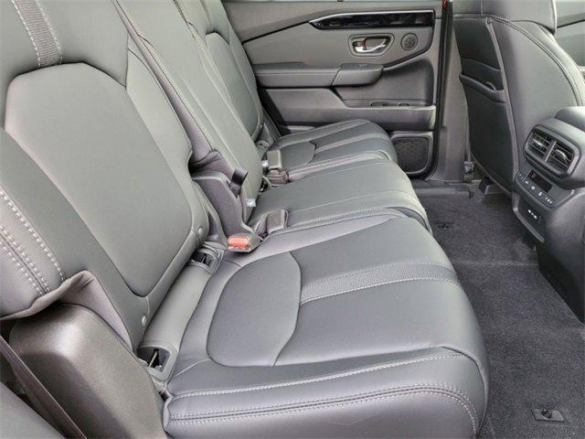new 2025 Honda Pilot car, priced at $51,050