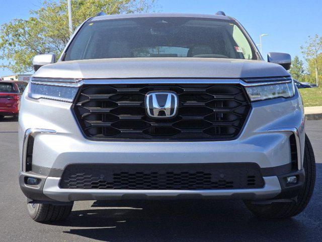 new 2025 Honda Pilot car, priced at $52,895