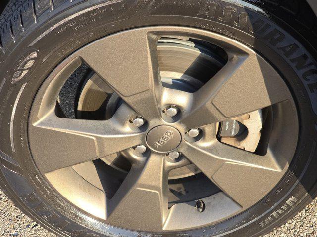 used 2016 Jeep Cherokee car, priced at $10,757