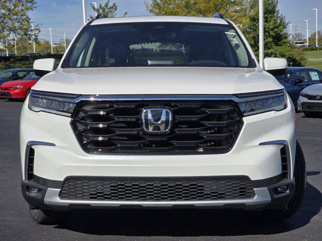new 2025 Honda Pilot car, priced at $50,850