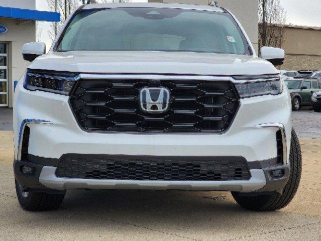 new 2025 Honda Pilot car, priced at $54,330