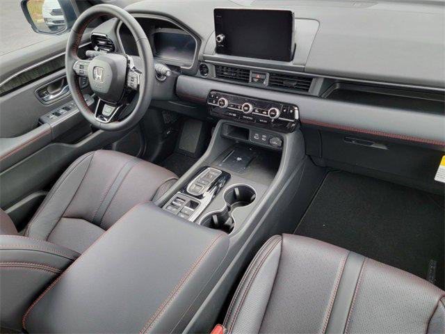 new 2025 Honda Pilot car, priced at $55,830