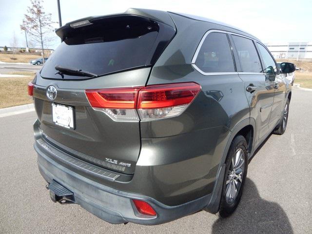 used 2019 Toyota Highlander car, priced at $21,899