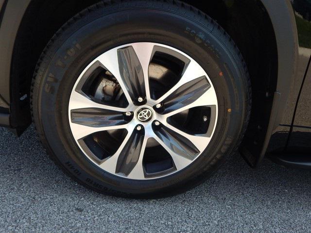 used 2023 Toyota Highlander car, priced at $36,895