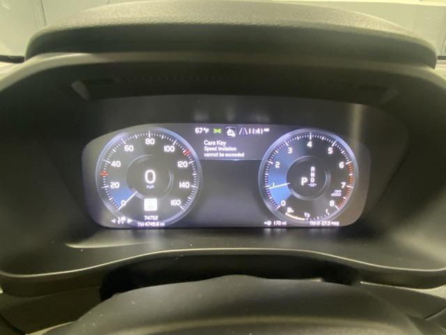 used 2021 Volvo XC40 car, priced at $22,555