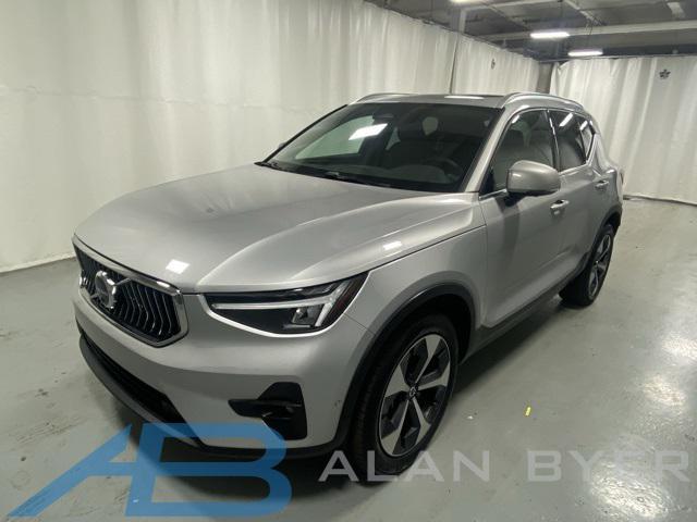 used 2025 Volvo XC40 car, priced at $32,555