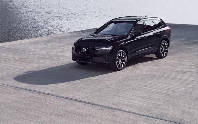 new 2025 Volvo XC60 car, priced at $56,525