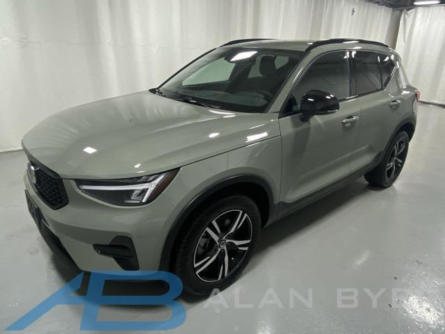 used 2024 Volvo XC40 car, priced at $33,777