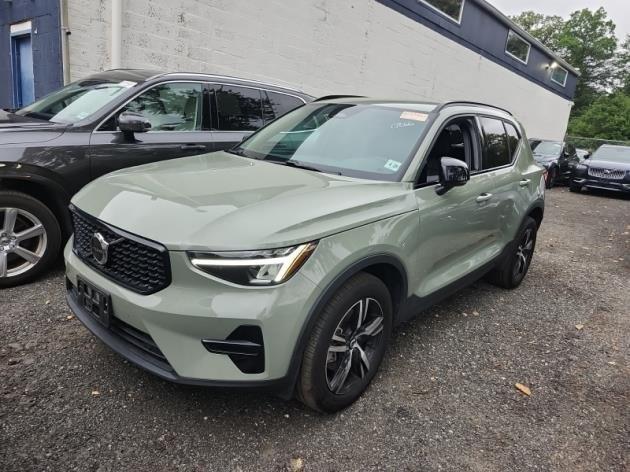 used 2024 Volvo XC40 car, priced at $35,777
