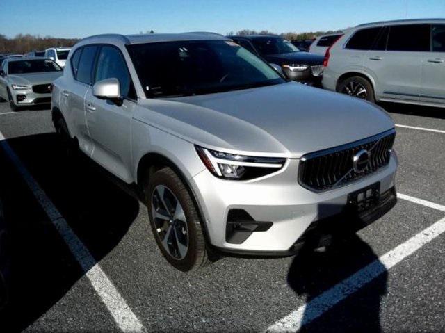 used 2024 Volvo XC40 car, priced at $35,987