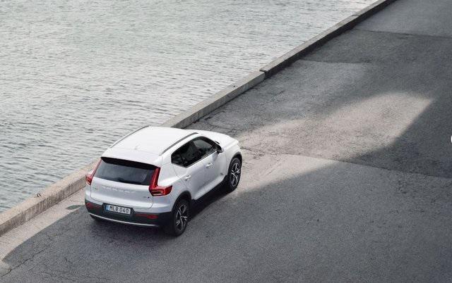new 2025 Volvo XC40 car, priced at $45,015
