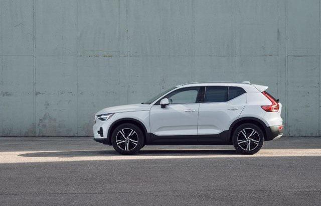 new 2025 Volvo XC40 car, priced at $45,015