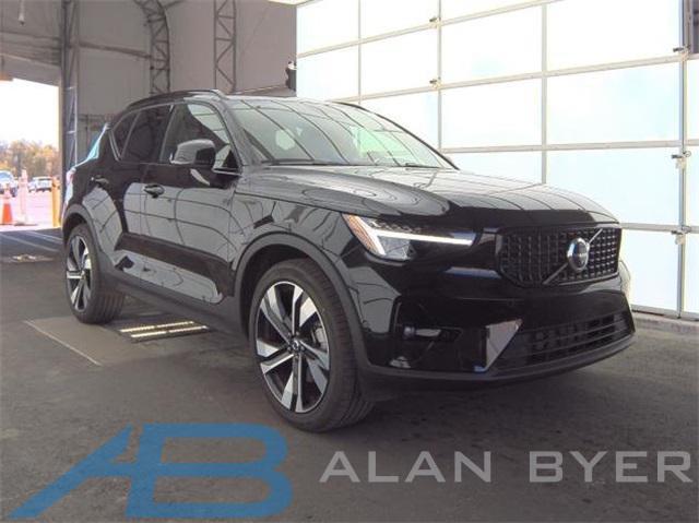 used 2025 Volvo XC40 car, priced at $33,777