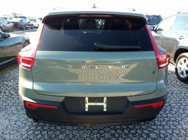 used 2024 Volvo XC40 car