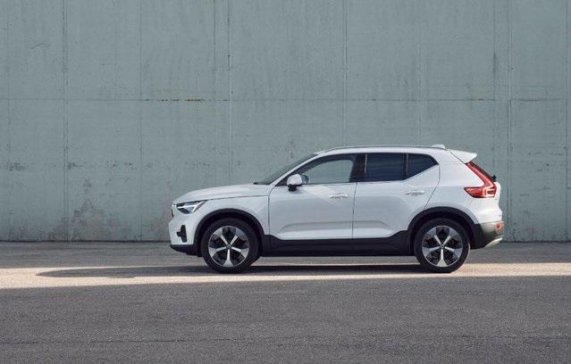 new 2025 Volvo XC40 car, priced at $46,015