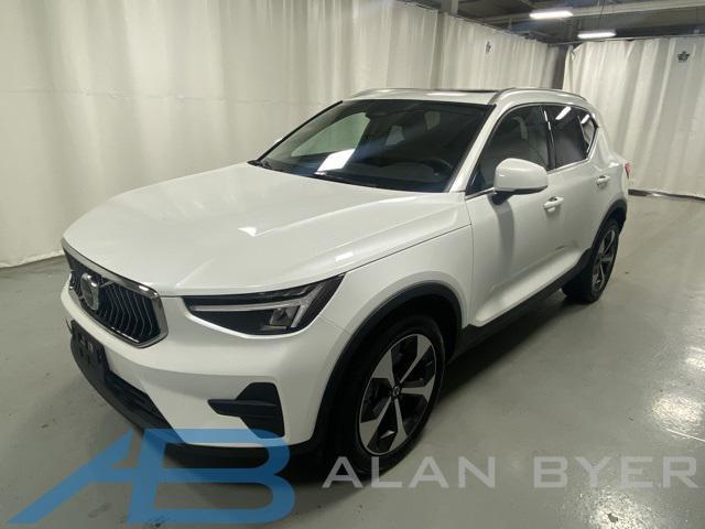 new 2025 Volvo XC40 car, priced at $46,015
