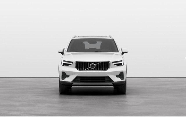 new 2025 Volvo XC40 car, priced at $46,015