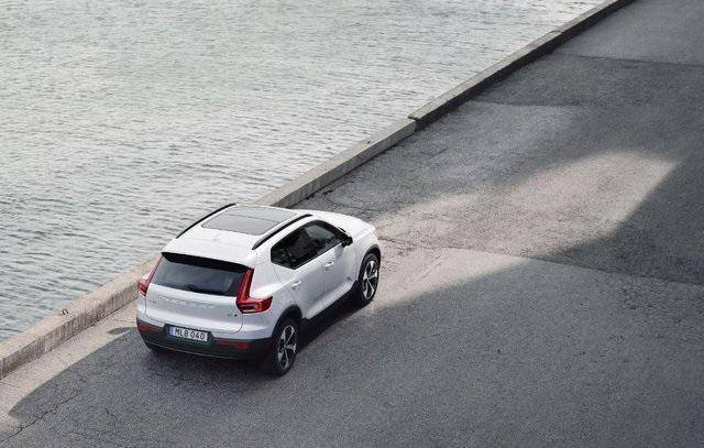 new 2025 Volvo XC40 car, priced at $50,375