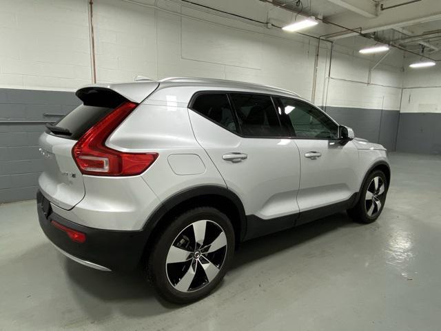 used 2019 Volvo XC40 car, priced at $27,888