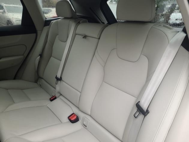 used 2022 Volvo XC60 car, priced at $36,875