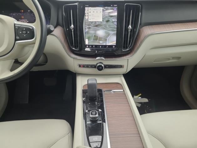 used 2022 Volvo XC60 car, priced at $36,875