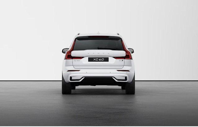 new 2025 Volvo XC60 car, priced at $54,925