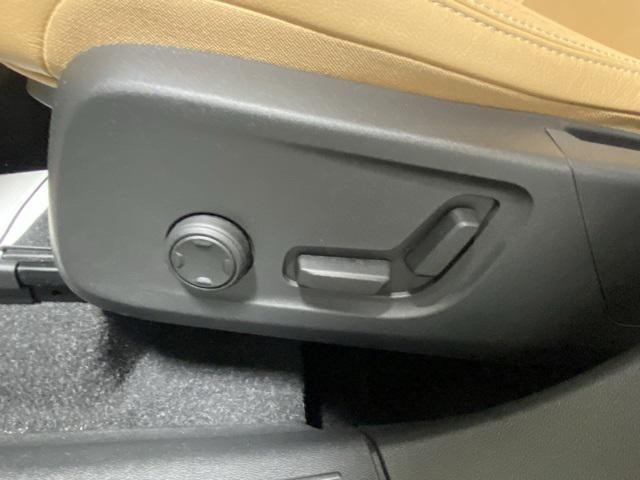 used 2020 Volvo XC40 car, priced at $27,888