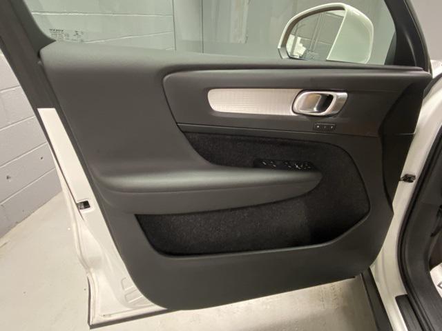 used 2020 Volvo XC40 car, priced at $27,888