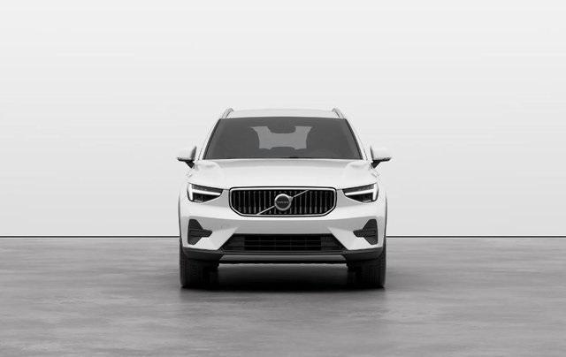 new 2025 Volvo XC40 car, priced at $46,015