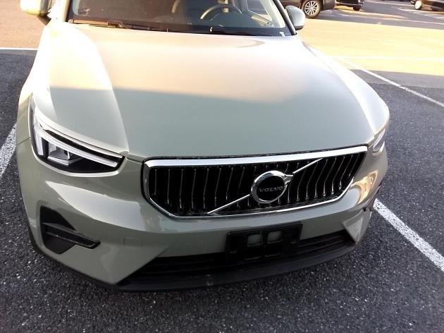 used 2024 Volvo XC40 car, priced at $35,777