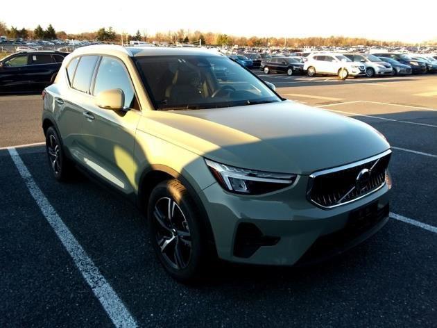 used 2024 Volvo XC40 car, priced at $35,777