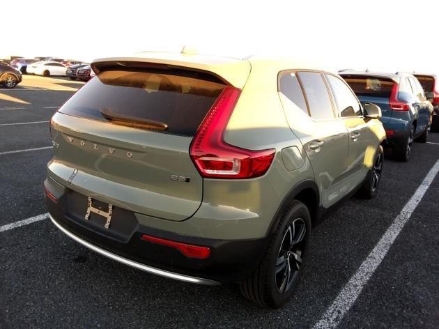 used 2024 Volvo XC40 car, priced at $35,777