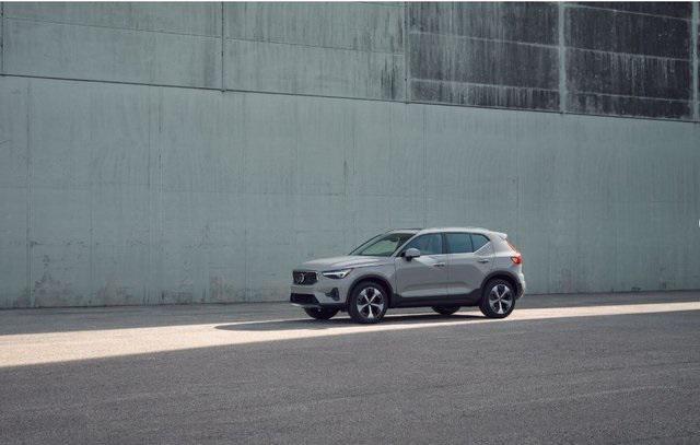 new 2025 Volvo XC40 car, priced at $48,315