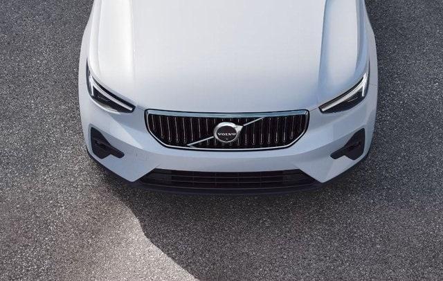 new 2025 Volvo XC40 car, priced at $51,550