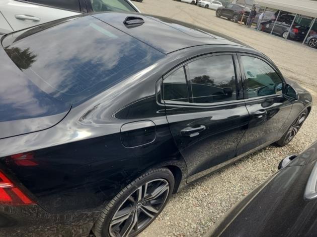 used 2022 Volvo S60 Recharge Plug-In Hybrid car, priced at $37,844