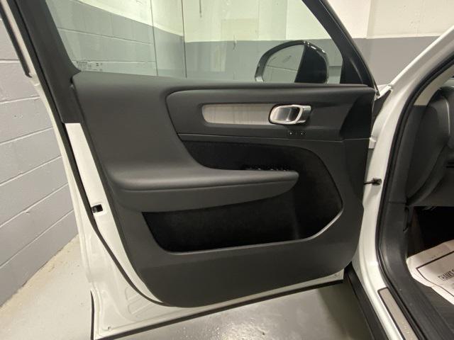 new 2025 Volvo XC40 car, priced at $48,100