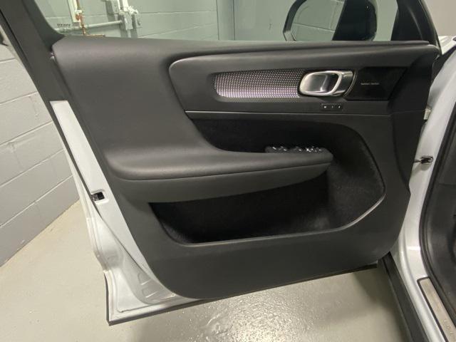 used 2021 Volvo XC40 car, priced at $25,777