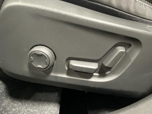 used 2021 Volvo XC40 car, priced at $25,777