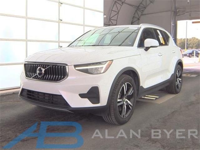 used 2025 Volvo XC40 car