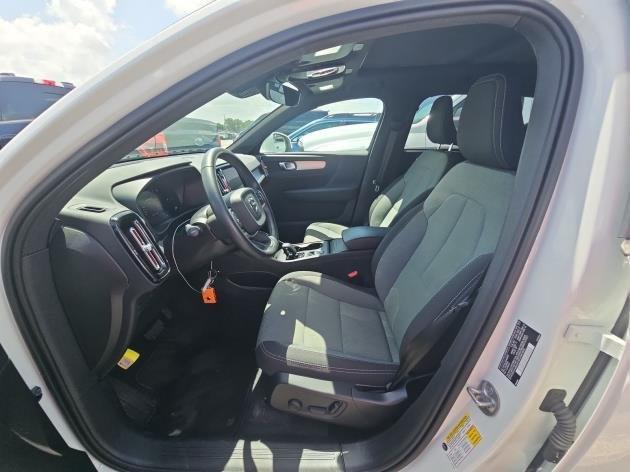 used 2025 Volvo XC40 car
