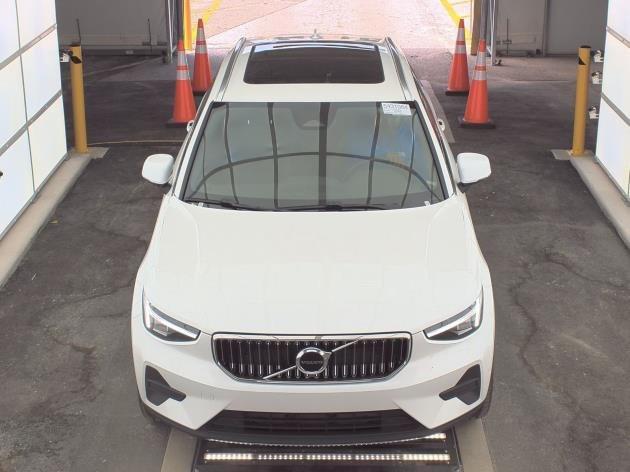 used 2025 Volvo XC40 car
