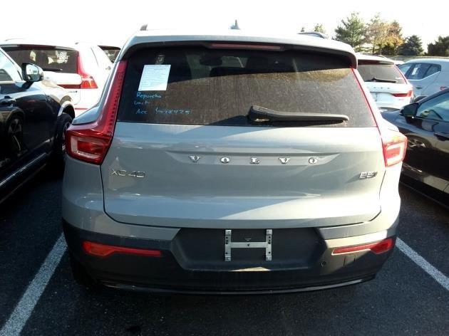 used 2024 Volvo XC40 car, priced at $35,987