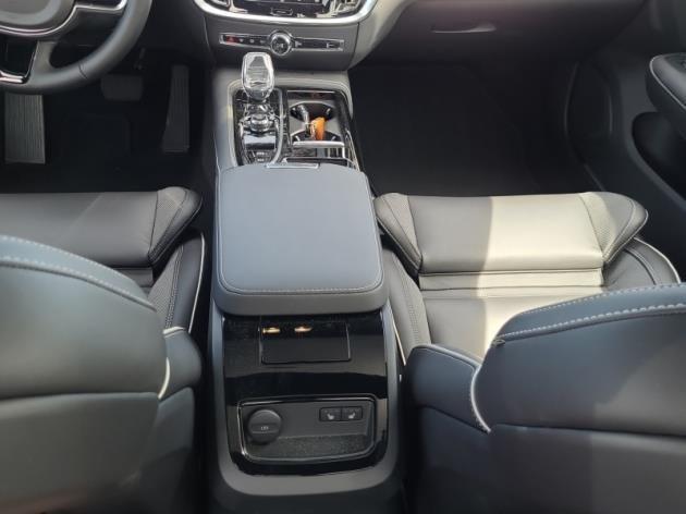 used 2025 Volvo S60 Plug-In Hybrid car