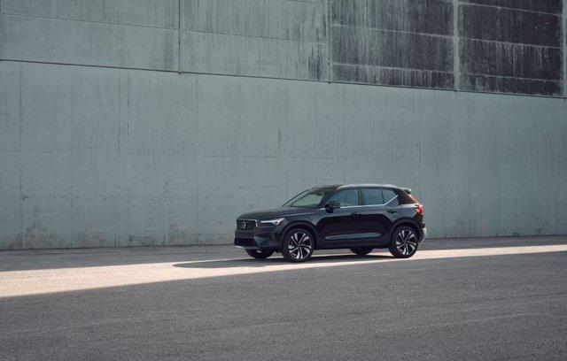 new 2025 Volvo XC40 car, priced at $52,015