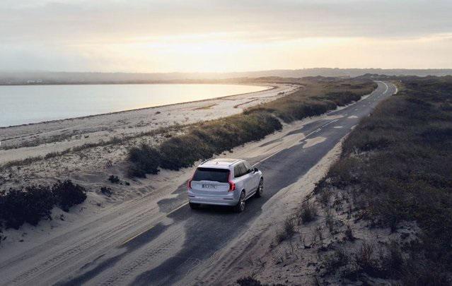 new 2025 Volvo XC90 Plug-In Hybrid car, priced at $77,175