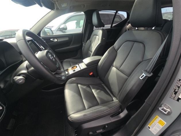 used 2025 Volvo XC40 car, priced at $32,888