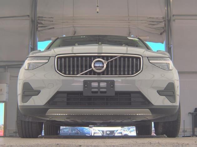 used 2025 Volvo XC40 car, priced at $32,888