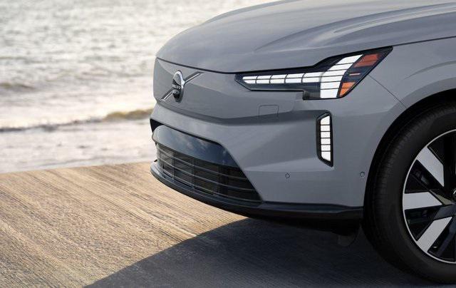 new 2025 Volvo EX90 car, priced at $87,725