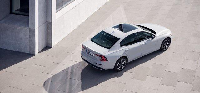 new 2024 Volvo S60 car, priced at $44,230